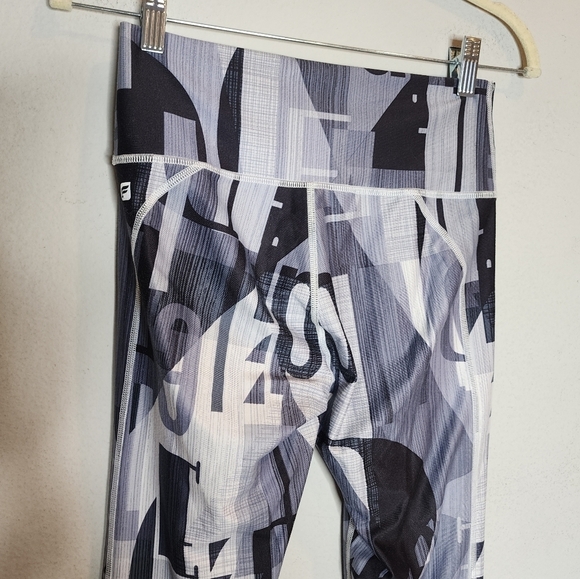 Demi Lovato x Fabletics grey black graphic leggings. Women's size small. - Picture 9 of 16